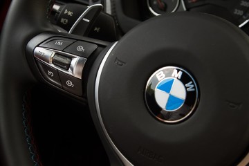 Vena in aorta BMW-ja M3 ... tipki M1 in M2.