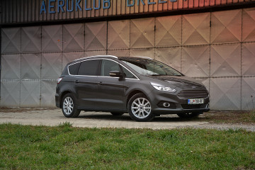 FORD S-MAX 2.0 TDCi Titanium (6)