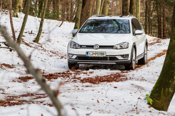 Volkswagen_Golf_Alltrack_20_TD_16