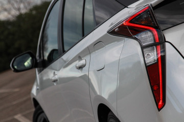Toyota Prius 2016-24