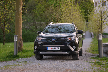 TOYOTA RAV4 HYBRID 06