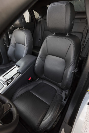 Jaguar_XF_20d_Prestige_21