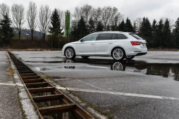 Škoda Superb Combi 2.0 TDi_5