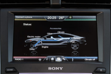 Ford_Mondeo_Hybrid_05