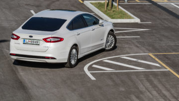 Ford_Mondeo_Hybrid_32