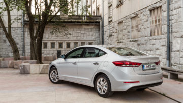 Hyundai_Elantra_16_Style_14