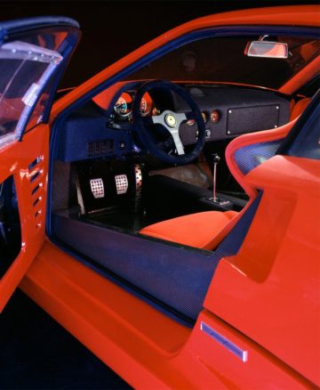 1987_Ferrari_F40-4-800