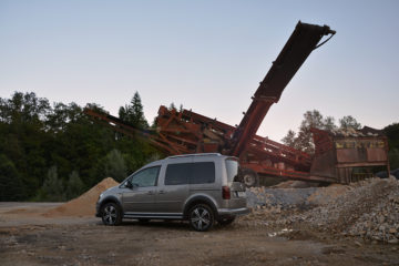 VOLKSWAGEN CADDY ALLTRACK 02