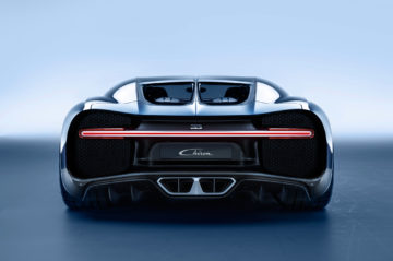 2017-Bugatti-Chiron-rear-end