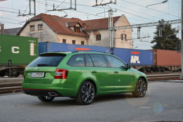 ŠKODA OCTAVIA RS COMBI 2.0 TDI 4X4 DSG 03