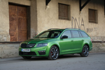 ŠKODA OCTAVIA RS COMBI 2.0 TDI 4X4 DSG 06