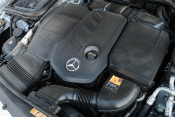 Mercedes-Benz_E220d_18