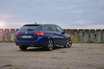 PEUGEOT 308 SW GT 02