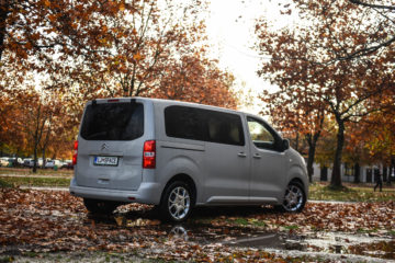 Peugeot Traveller in Citroen Spacetourer_4