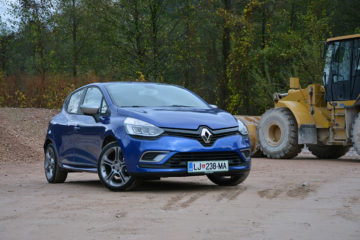 RENAULT CLIO 03