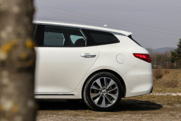 Kia Optima SW-9843