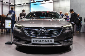 Opel Insignia Sports Tourer in Grand Tourer Ženeva 2017_3