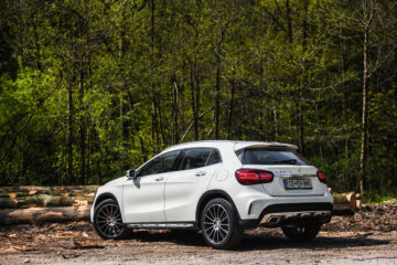 Mercedes-Benz GLA prenova White art edition 3