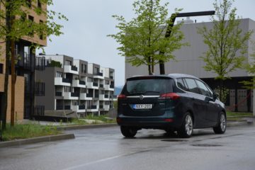 OPEL ZAFIRA 02