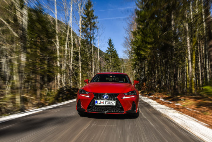 Prima Lexus IS (2)