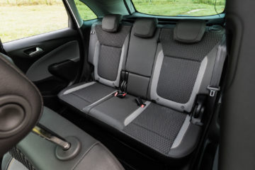 Opel_Crossland_X_16_CDTI_120_10