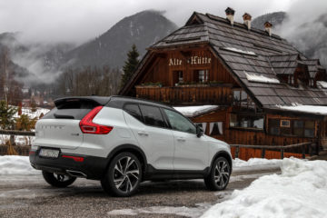 Volvo XC40 (1)