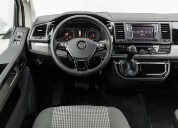 Volkswagen_Multivan_20TDI150CL_10
