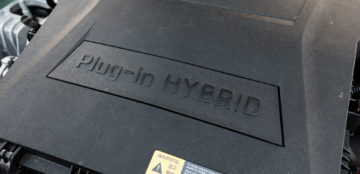 Hyundai_Ioniq_Plug-In_Premium_09