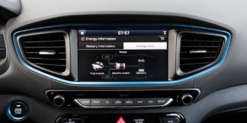 Hyundai_Ioniq_Plug-In_Premium_29