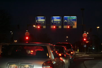 Semaforizacija: (tudi) Slovenci se še vedno ravnamo po nepisanem pravilu, da bo semafor rešil vse težave.