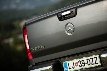 Mercedes-Benz_X_250d_4Matic_40