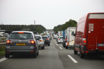 Autobahn: zastoj ali ''Stau'' je vsakodnevna stalnica. Nekoč ni bil.