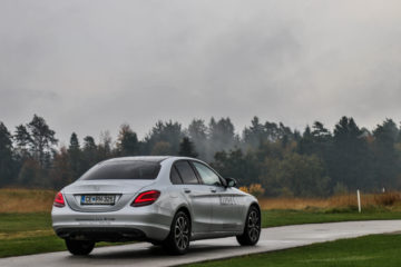 Mercedes-Benz razred C (25)