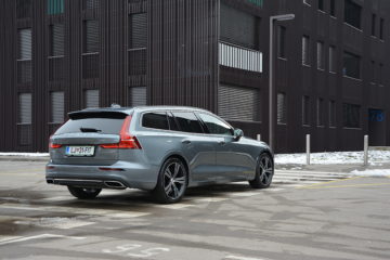 VOLVO V60 05
