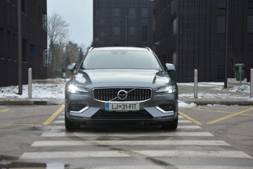 VOLVO V60 07