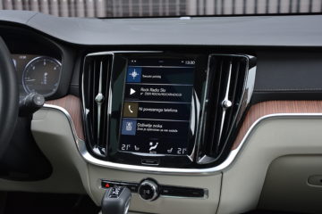 VOLVO V60 19