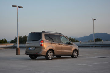 FORD TOURNEO COURIER 02 (2)