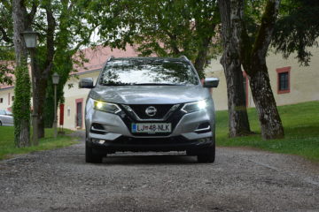 NISSAN QASHQAI 04