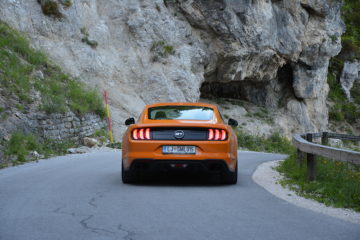 FORD MUSTANG 05