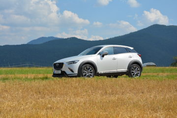 MAZDA CX-3 01