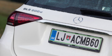 Mercedes-Benz_GLE_300d_4Matic_04