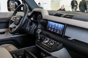 Land Rover Defender (22)