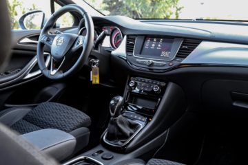 Opel Astra 2019 (10)