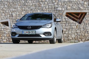 Opel Astra 2019 (2)