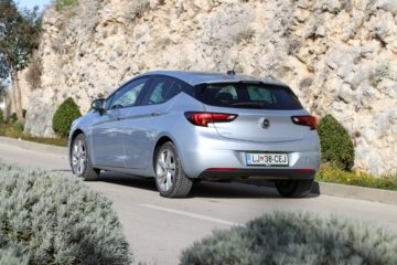Opel Astra 2019 (6)