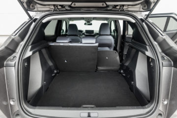 Peugeot_2008_12_PureTech_130_24