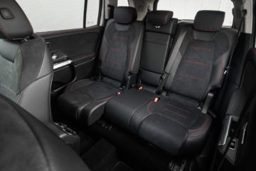 Mercedes-Benz_GLB_220d_4Matic_37