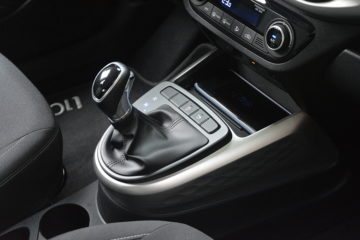 HYUNDAI i10 26