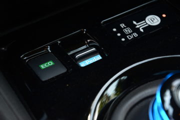 NISSAN LEAF 23
