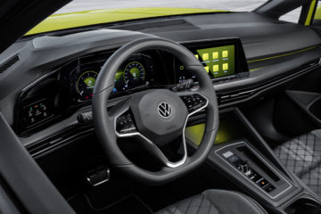 The new Volkswagen Golf Variant R-Line